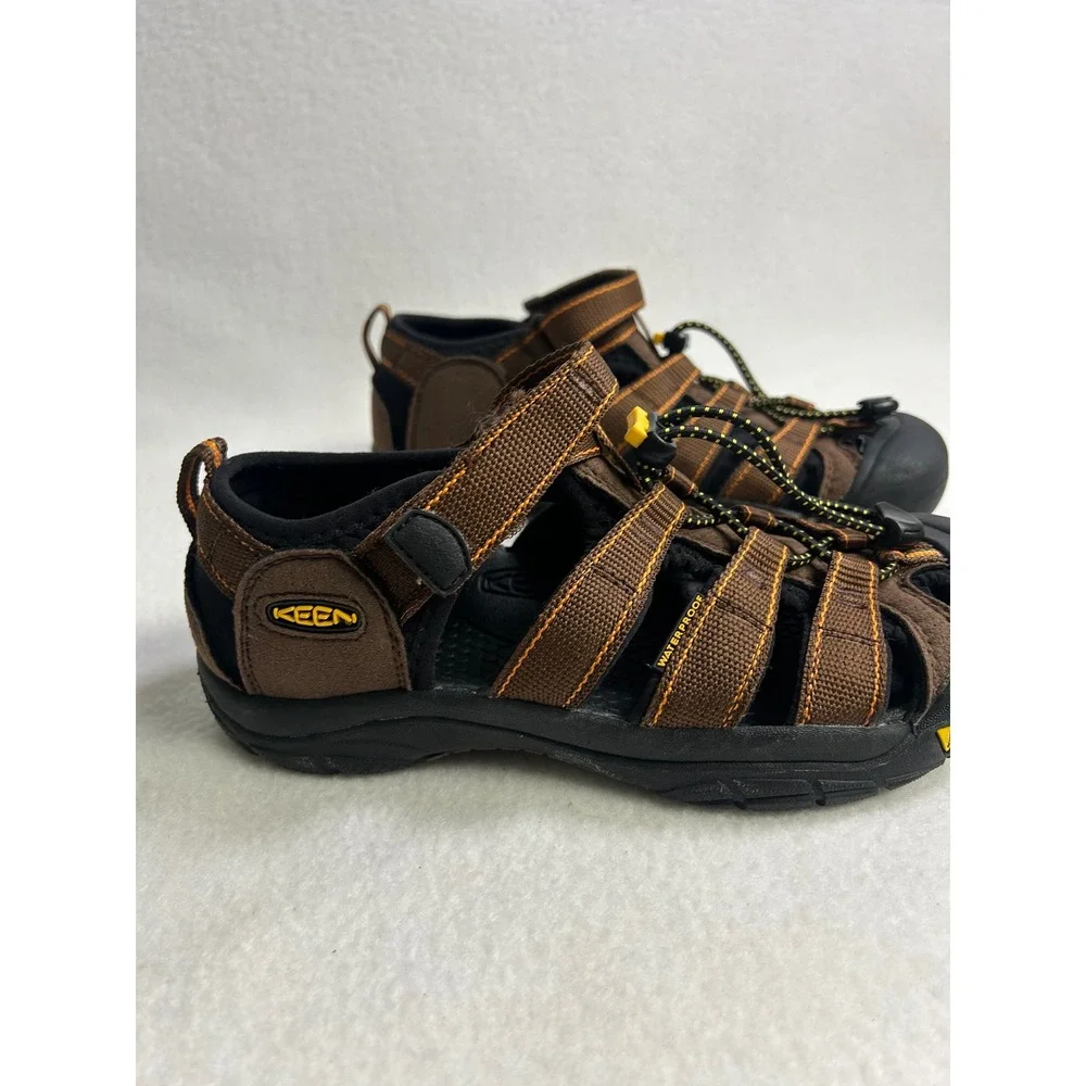 Gorpcore Hiking Outdoor KEEN Boys 5 Brown Newport H2 Waterproof Sport Sandals